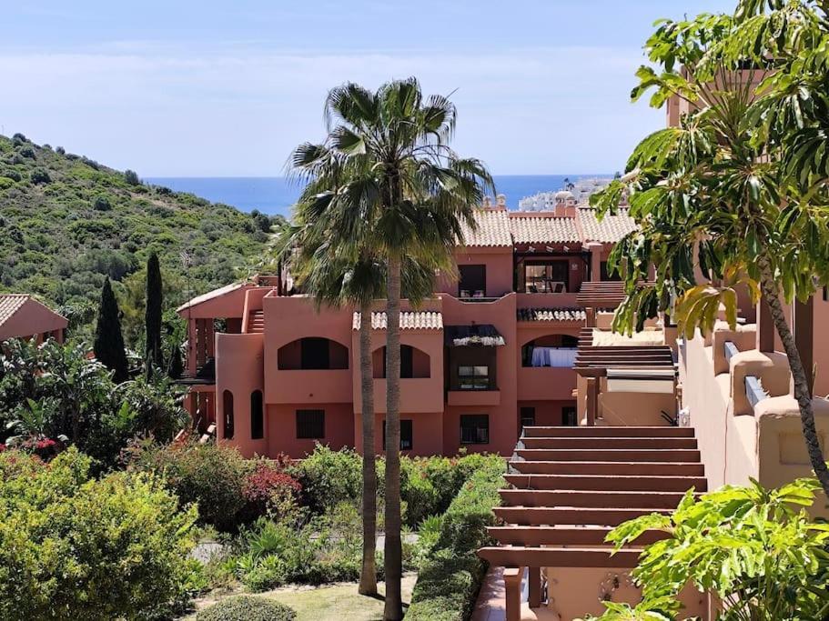 Penthouse Paradiso: 2Br Oasis In Casares Del Sol Exterior foto