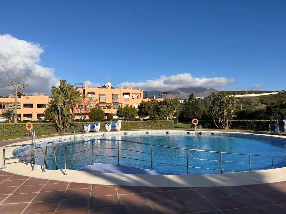 Penthouse Paradiso: 2Br Oasis In Casares Del Sol Exterior foto